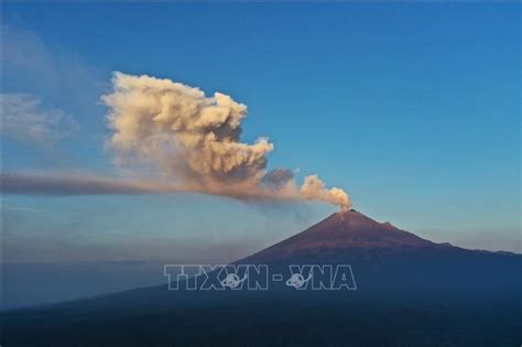 Sự kiện Bùng nổ núi lửa Popocatépetl: Một Cuộc Chiến Chống Lại Nữ Thần Trái Đất và Sự Xuất Hiện Của Kỷ Nguyên Mới